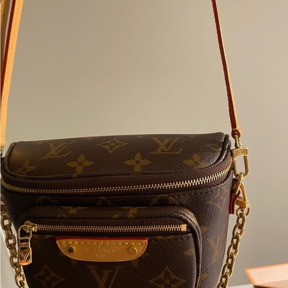SOLD OUT”””””Louis Vuitton mini bumbag - Picture 9 of 9